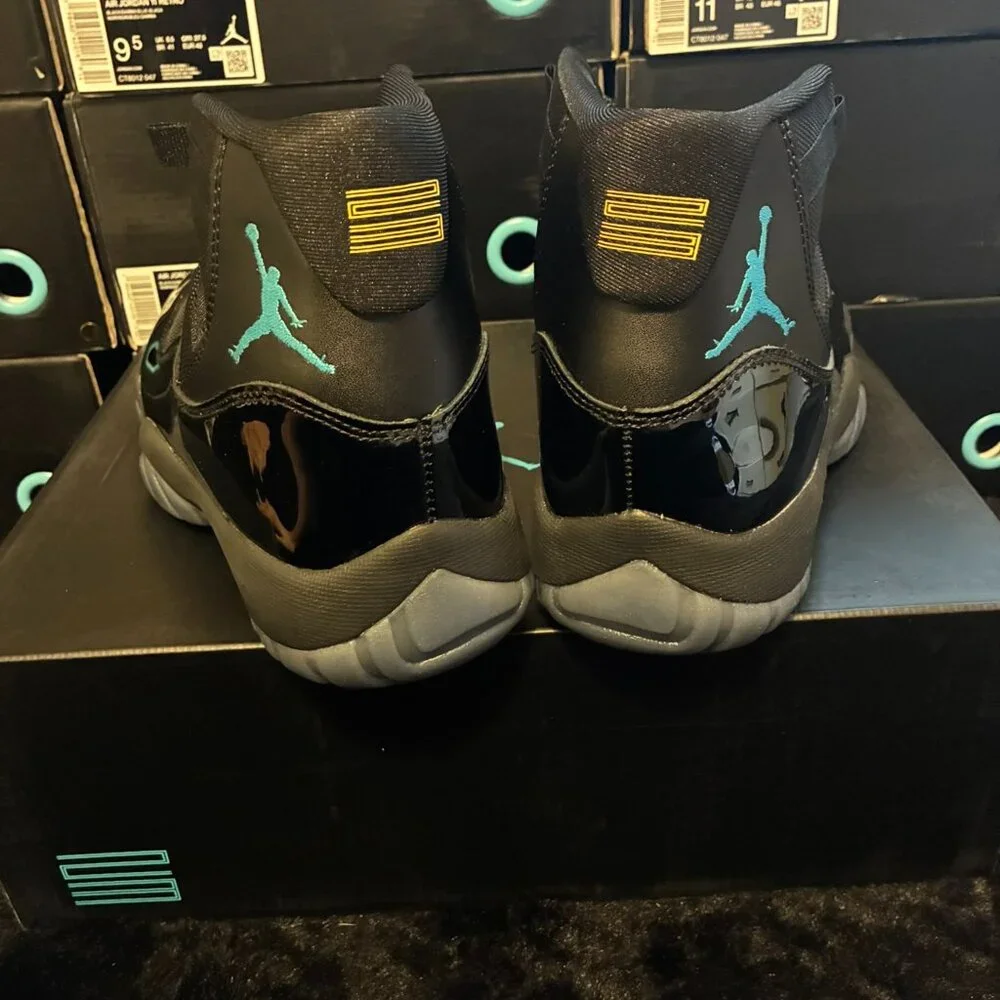 JORDAN 11 GAMMA - Picture 2 of 7